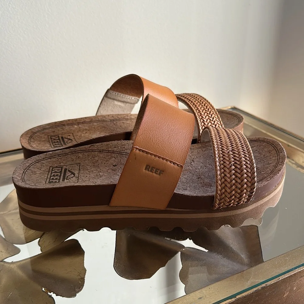 Reef Women's Tan Sandals - Picture 8 of 16